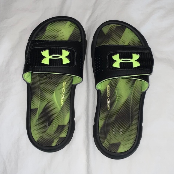 under armour padded flip flops